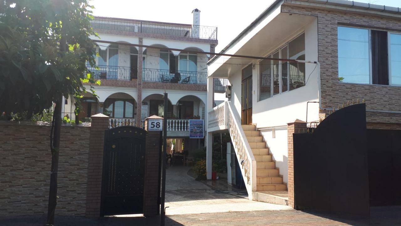 Merab House Batumi Exteriér fotografie