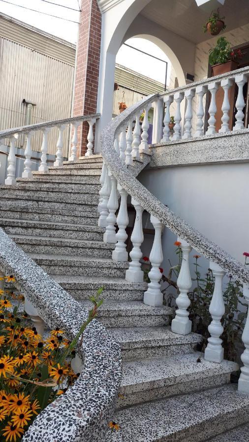 Merab House Batumi Exteriér fotografie