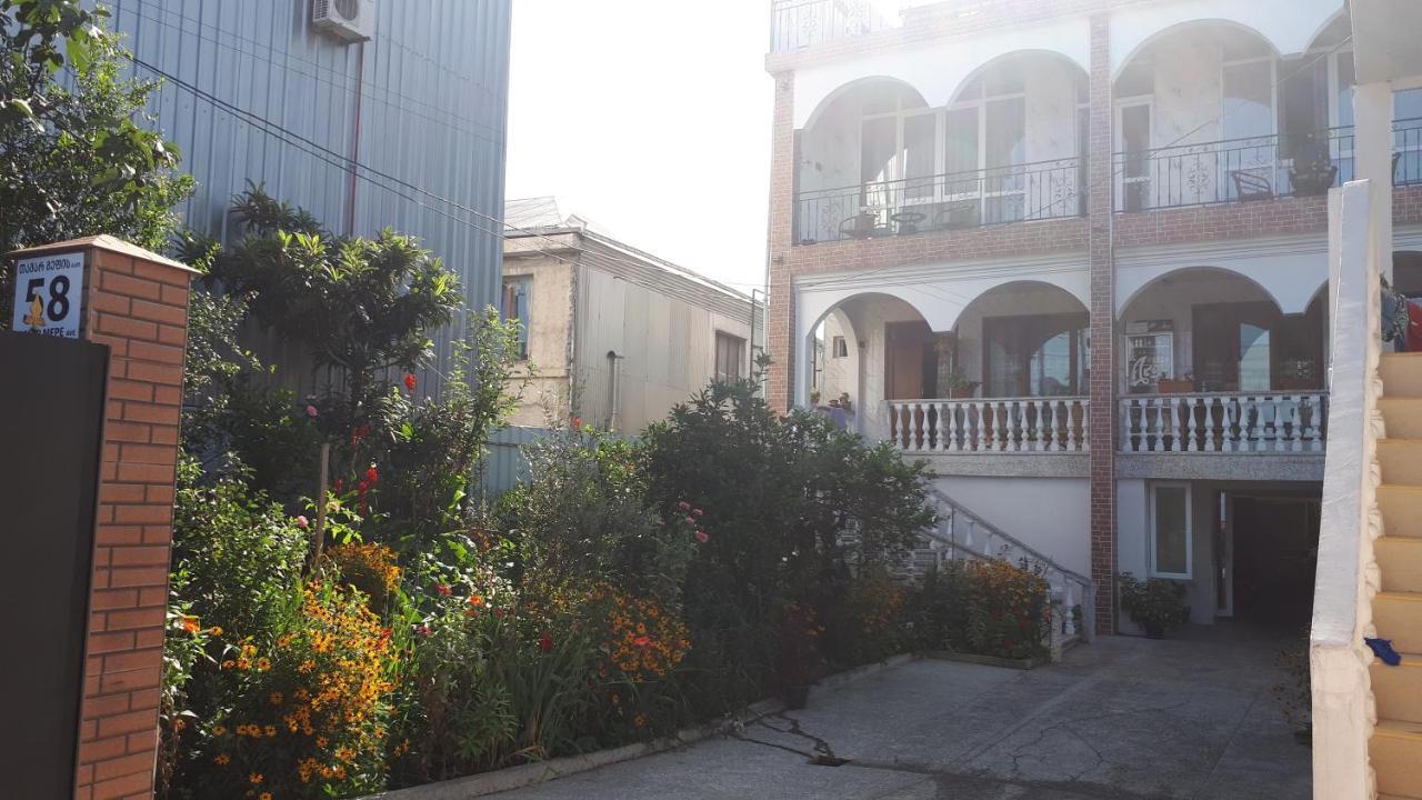 Merab House Batumi Exteriér fotografie